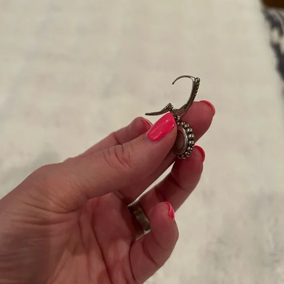 LAGOS Silver and Mother-of-Pearl Necklace and Matching Earrings - Picture 7 of 13